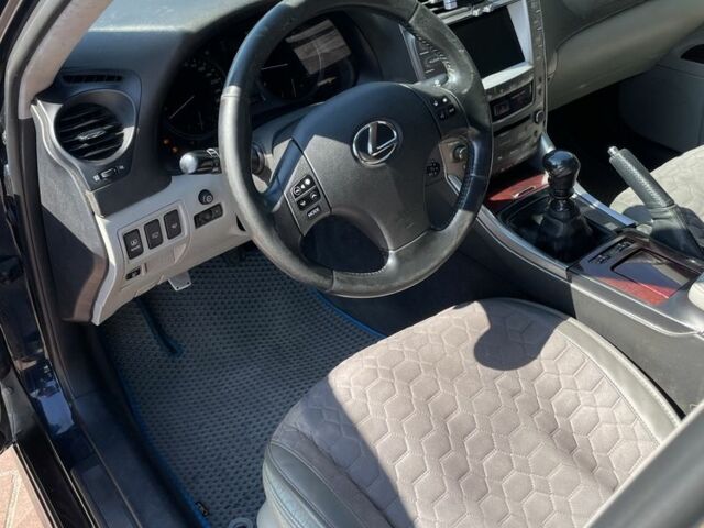 Синий Лексус ИС, объемом двигателя 2.2 л и пробегом 190 тыс. км за 5500 $, фото 6 на Automoto.ua