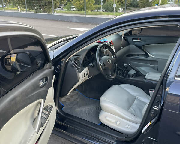 Синий Лексус ИС, объемом двигателя 2.23 л и пробегом 300 тыс. км за 7200 $, фото 10 на Automoto.ua