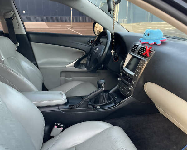 Синий Лексус ИС, объемом двигателя 2.23 л и пробегом 300 тыс. км за 7200 $, фото 6 на Automoto.ua