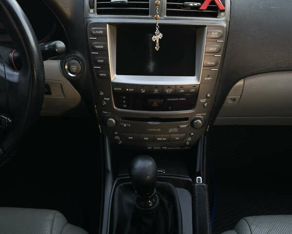 Синий Лексус ИС, объемом двигателя 2.23 л и пробегом 300 тыс. км за 7200 $, фото 8 на Automoto.ua