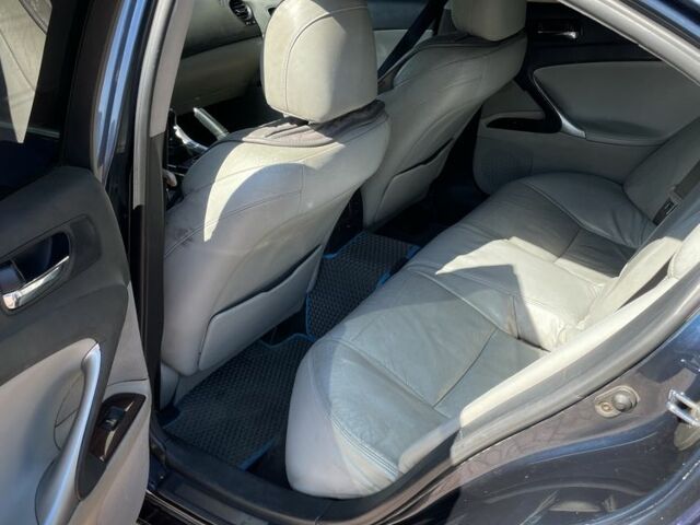 Синий Лексус ИС, объемом двигателя 2.2 л и пробегом 190 тыс. км за 5500 $, фото 7 на Automoto.ua