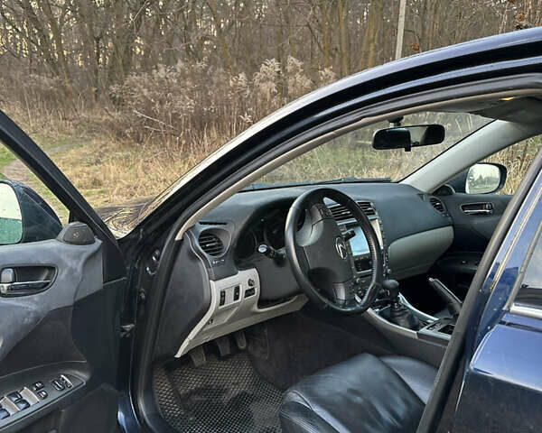 Синий Лексус ИС, объемом двигателя 2.23 л и пробегом 264 тыс. км за 7400 $, фото 10 на Automoto.ua