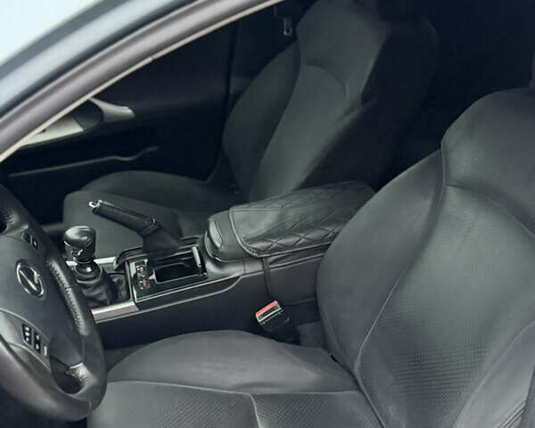 Синій Лексус ІС, об'ємом двигуна 2.23 л та пробігом 249 тис. км за 8499 $, фото 11 на Automoto.ua