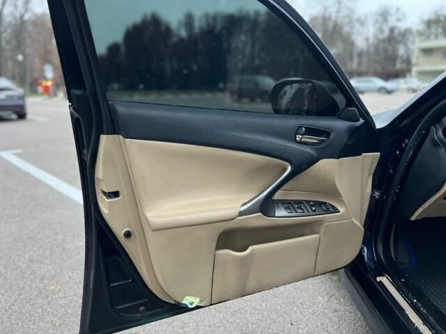 Синий Лексус ИС, объемом двигателя 2.5 л и пробегом 198 тыс. км за 6700 $, фото 12 на Automoto.ua