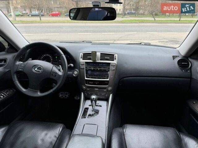 Синій Лексус ІС, об'ємом двигуна 3 л та пробігом 230 тис. км за 9000 $, фото 5 на Automoto.ua