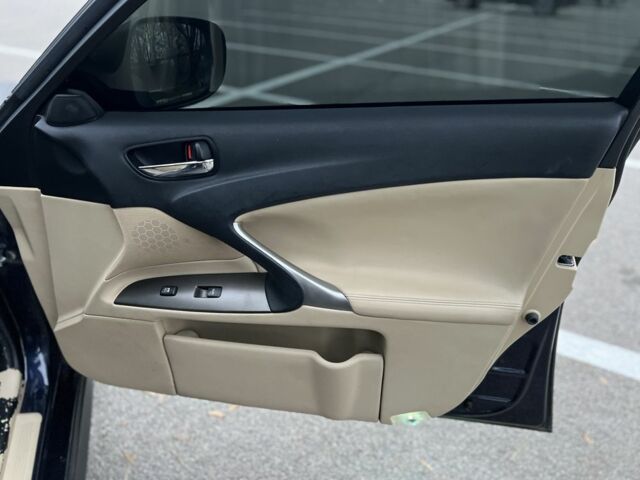 Синий Лексус ИС, объемом двигателя 2.5 л и пробегом 198 тыс. км за 6700 $, фото 10 на Automoto.ua