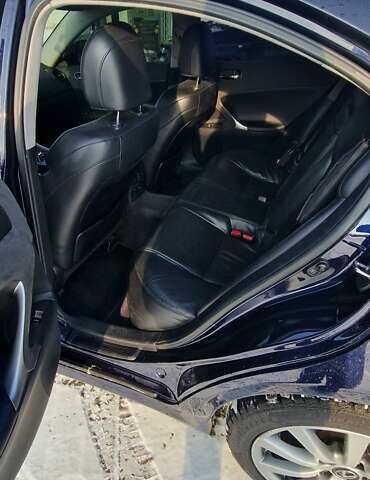 Синий Лексус ИС, объемом двигателя 3 л и пробегом 230 тыс. км за 9300 $, фото 7 на Automoto.ua