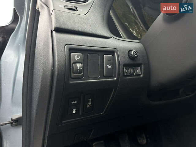 Синій Лексус ІС, об'ємом двигуна 2.2 л та пробігом 370 тис. км за 6499 $, фото 50 на Automoto.ua