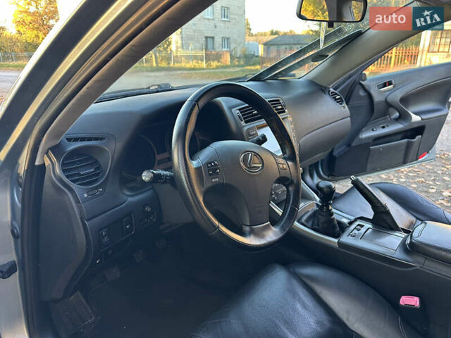 Синій Лексус ІС, об'ємом двигуна 2.2 л та пробігом 291 тис. км за 5999 $, фото 34 на Automoto.ua