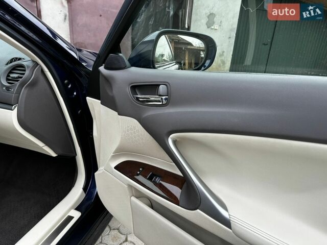 Синій Лексус ІС, об'ємом двигуна 2.5 л та пробігом 161 тис. км за 14000 $, фото 19 на Automoto.ua