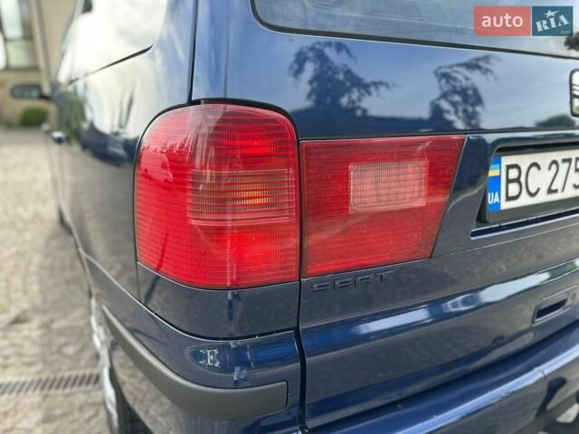 Синий Лексус ИС, объемом двигателя 0 л и пробегом 165 тыс. км за 14026 $, фото 15 на Automoto.ua