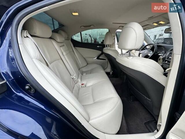 Синий Лексус ИС, объемом двигателя 2.5 л и пробегом 168 тыс. км за 10999 $, фото 8 на Automoto.ua