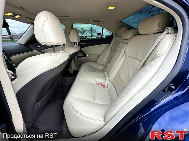 Синий Лексус ИС, объемом двигателя 2.5 л и пробегом 168 тыс. км за 10999 $, фото 7 на Automoto.ua