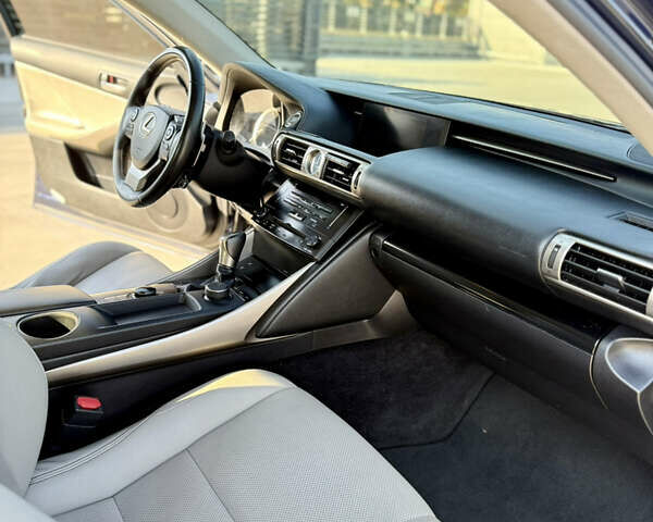 Синій Лексус ІС, об'ємом двигуна 2.5 л та пробігом 187 тис. км за 16500 $, фото 19 на Automoto.ua