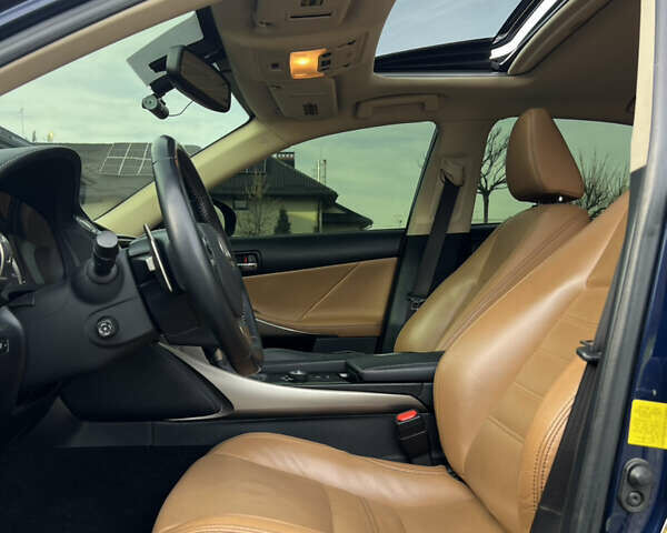 Синий Лексус ИС, объемом двигателя 2.5 л и пробегом 98 тыс. км за 17350 $, фото 38 на Automoto.ua