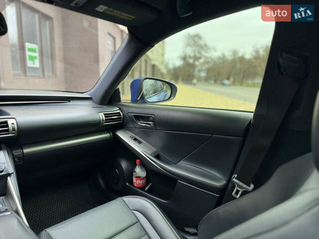Синий Лексус ИС, объемом двигателя 2.5 л и пробегом 149 тыс. км за 19000 $, фото 21 на Automoto.ua
