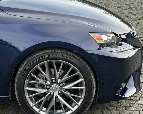 Синий Лексус ИС, объемом двигателя 2.5 л и пробегом 98 тыс. км за 17350 $, фото 9 на Automoto.ua