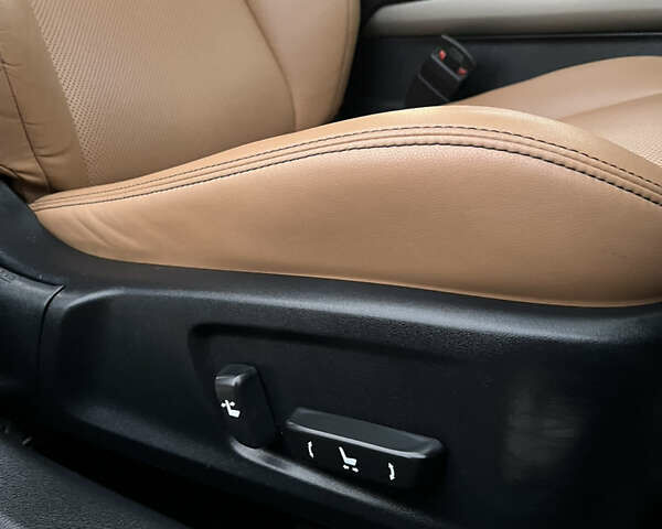 Синий Лексус ИС, объемом двигателя 2 л и пробегом 170 тыс. км за 16700 $, фото 13 на Automoto.ua
