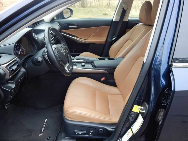 Синий Лексус ИС, объемом двигателя 3.5 л и пробегом 63 тыс. км за 10350 $, фото 8 на Automoto.ua