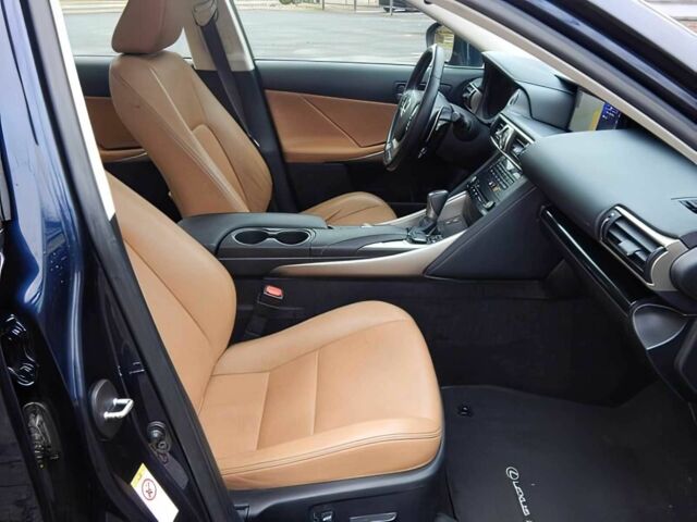 Синий Лексус ИС, объемом двигателя 3.5 л и пробегом 63 тыс. км за 10350 $, фото 11 на Automoto.ua