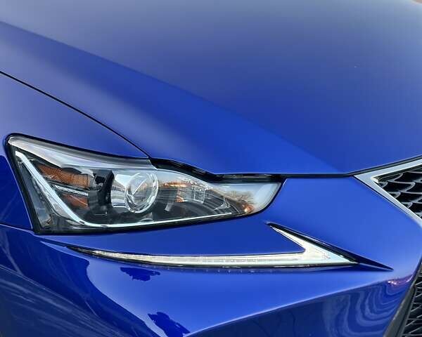 Синий Лексус ИС, объемом двигателя 2 л и пробегом 92 тыс. км за 25500 $, фото 9 на Automoto.ua