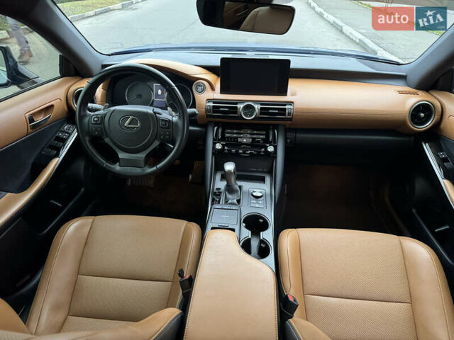 Синій Лексус ІС, об'ємом двигуна 2 л та пробігом 40 тис. км за 34500 $, фото 11 на Automoto.ua