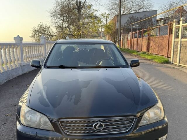 Зелений Лексус ІС, об'ємом двигуна 2 л та пробігом 250 тис. км за 4800 $, фото 1 на Automoto.ua