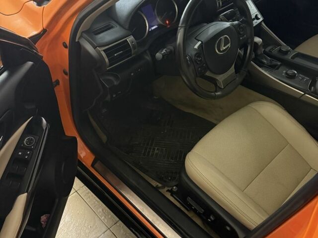 Помаранчевий Лексус ІС, об'ємом двигуна 2.5 л та пробігом 220 тис. км за 12900 $, фото 5 на Automoto.ua