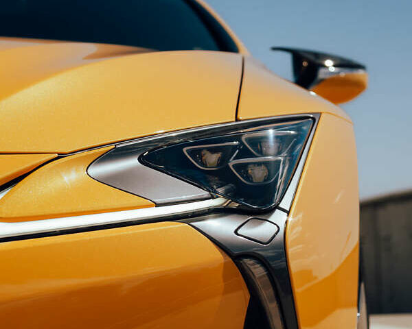 Желтый Лексус ЛС, объемом двигателя 3.46 л и пробегом 16 тыс. км за 94000 $, фото 1 на Automoto.ua