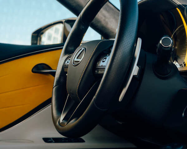 Желтый Лексус ЛС, объемом двигателя 3.46 л и пробегом 16 тыс. км за 94000 $, фото 29 на Automoto.ua