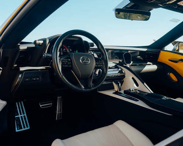 Желтый Лексус ЛС, объемом двигателя 3.46 л и пробегом 16 тыс. км за 94000 $, фото 30 на Automoto.ua