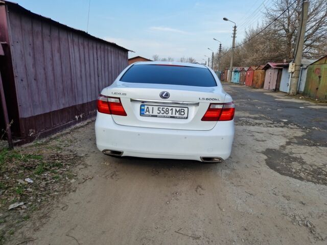 Белый Лексус ЛС, объемом двигателя 5 л и пробегом 190 тыс. км за 11800 $, фото 4 на Automoto.ua