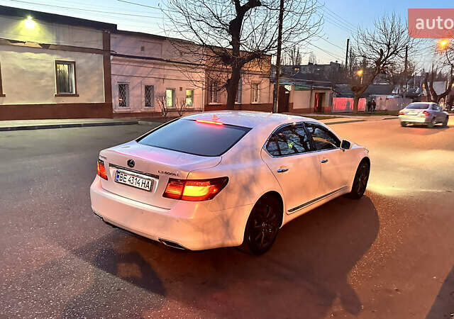 Белый Лексус ЛС, объемом двигателя 4.97 л и пробегом 326 тыс. км за 10900 $, фото 17 на Automoto.ua