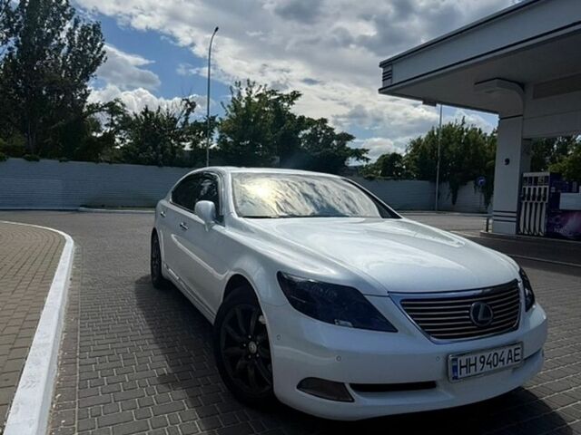 Білий Лексус ЛС, об'ємом двигуна 5 л та пробігом 333 тис. км за 9500 $, фото 2 на Automoto.ua