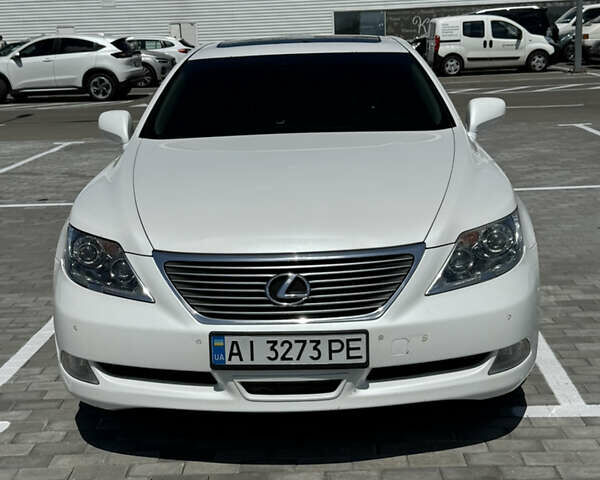 Білий Лексус ЛС, об'ємом двигуна 4.61 л та пробігом 212 тис. км за 11500 $, фото 12 на Automoto.ua