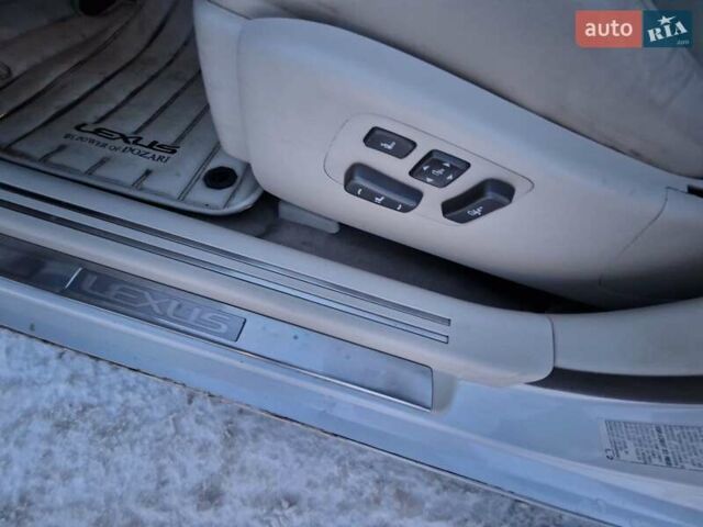 Белый Лексус ЛС, объемом двигателя 5 л и пробегом 180 тыс. км за 15000 $, фото 12 на Automoto.ua