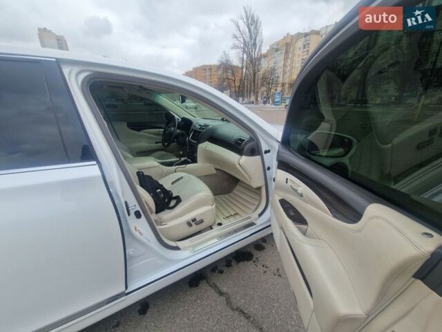 Белый Лексус ЛС, объемом двигателя 5 л и пробегом 190 тыс. км за 11500 $, фото 18 на Automoto.ua