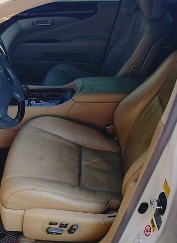 Білий Лексус ЛС, об'ємом двигуна 4.61 л та пробігом 212 тис. км за 11500 $, фото 7 на Automoto.ua