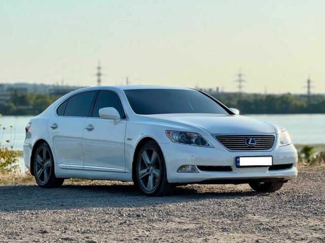 Білий Лексус ЛС, об'ємом двигуна 4.6 л та пробігом 250 тис. км за 13999 $, фото 1 на Automoto.ua