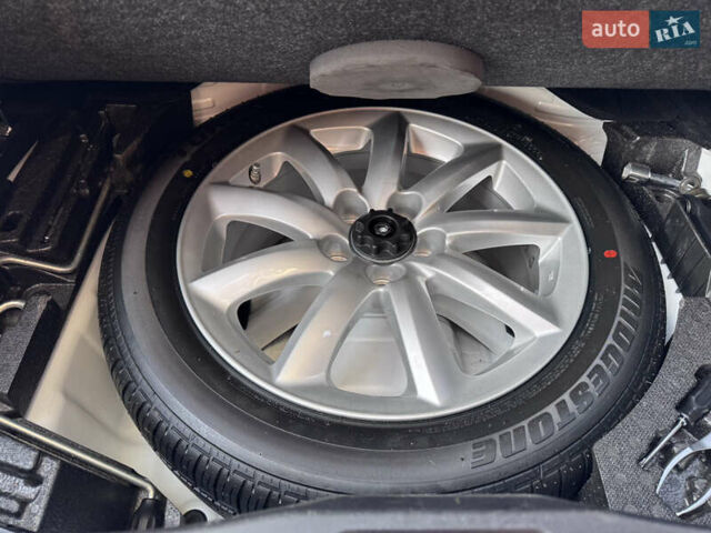 Білий Лексус ЛС, об'ємом двигуна 4.61 л та пробігом 118 тис. км за 15999 $, фото 52 на Automoto.ua