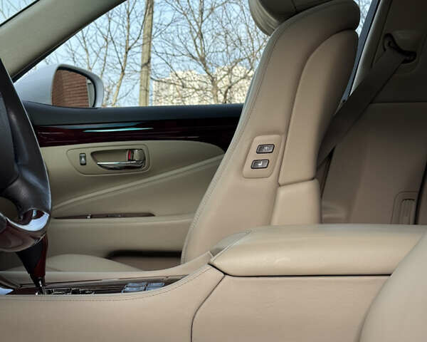 Білий Лексус ЛС, об'ємом двигуна 4.61 л та пробігом 118 тис. км за 15999 $, фото 12 на Automoto.ua