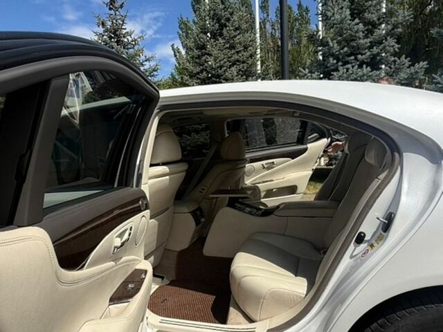 Білий Лексус ЛС, об'ємом двигуна 5 л та пробігом 333 тис. км за 9500 $, фото 13 на Automoto.ua