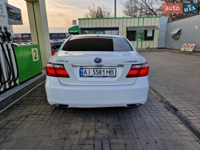 Белый Лексус ЛС, объемом двигателя 5 л и пробегом 190 тыс. км за 10000 $, фото 4 на Automoto.ua