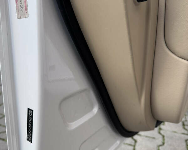 Білий Лексус ЛС, об'ємом двигуна 4.61 л та пробігом 118 тис. км за 15999 $, фото 47 на Automoto.ua