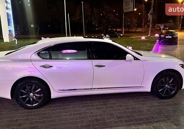 Білий Лексус ЛС, об'ємом двигуна 5 л та пробігом 330 тис. км за 11400 $, фото 1 на Automoto.ua