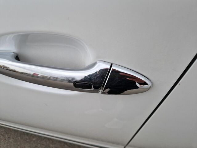 Белый Лексус ЛС, объемом двигателя 5 л и пробегом 190 тыс. км за 11800 $, фото 17 на Automoto.ua