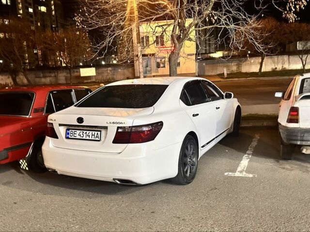 Білий Лексус ЛС, об'ємом двигуна 5 л та пробігом 330 тис. км за 11400 $, фото 1 на Automoto.ua