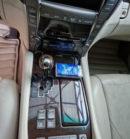 Білий Лексус ЛС, об'ємом двигуна 5 л та пробігом 190 тис. км за 10800 $, фото 11 на Automoto.ua