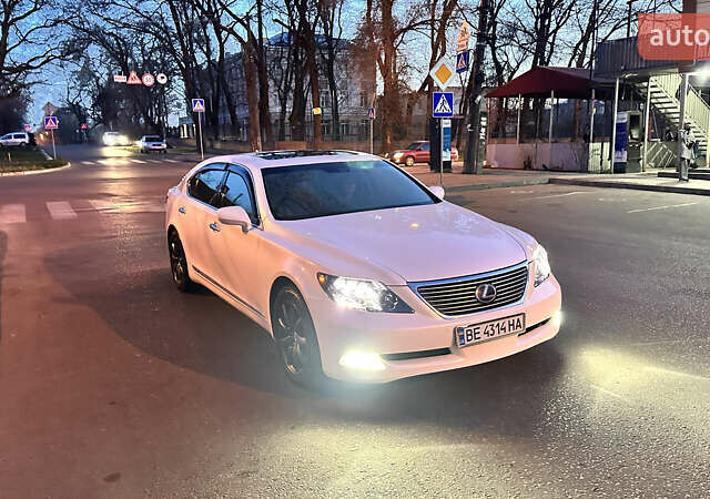 Белый Лексус ЛС, объемом двигателя 4.97 л и пробегом 326 тыс. км за 10900 $, фото 15 на Automoto.ua