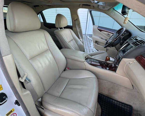 Білий Лексус ЛС, об'ємом двигуна 4.97 л та пробігом 150 тис. км за 9300 $, фото 10 на Automoto.ua